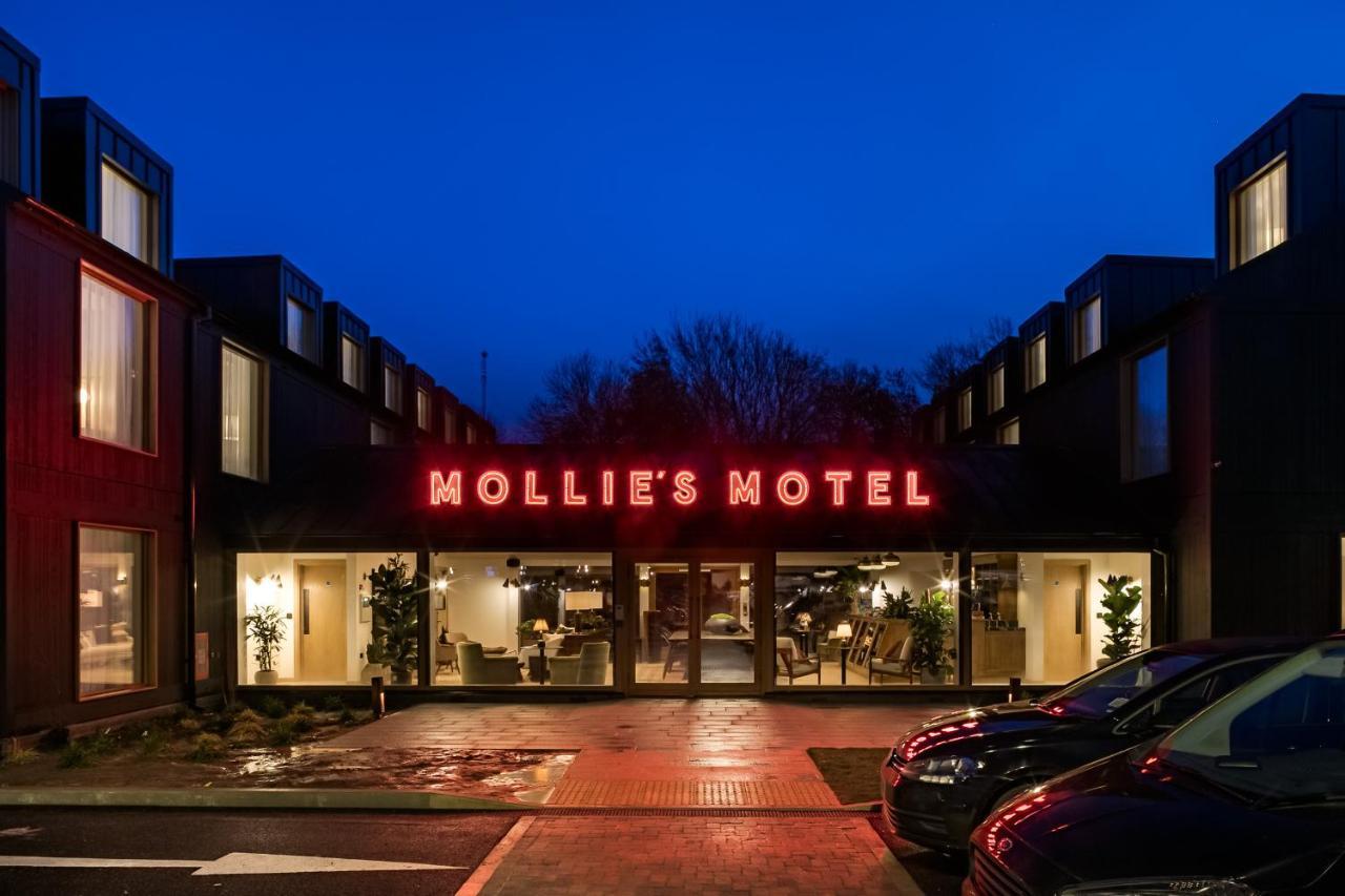 Mollie'S Motel & Diner Oxfordshire Faringdon Exterior photo